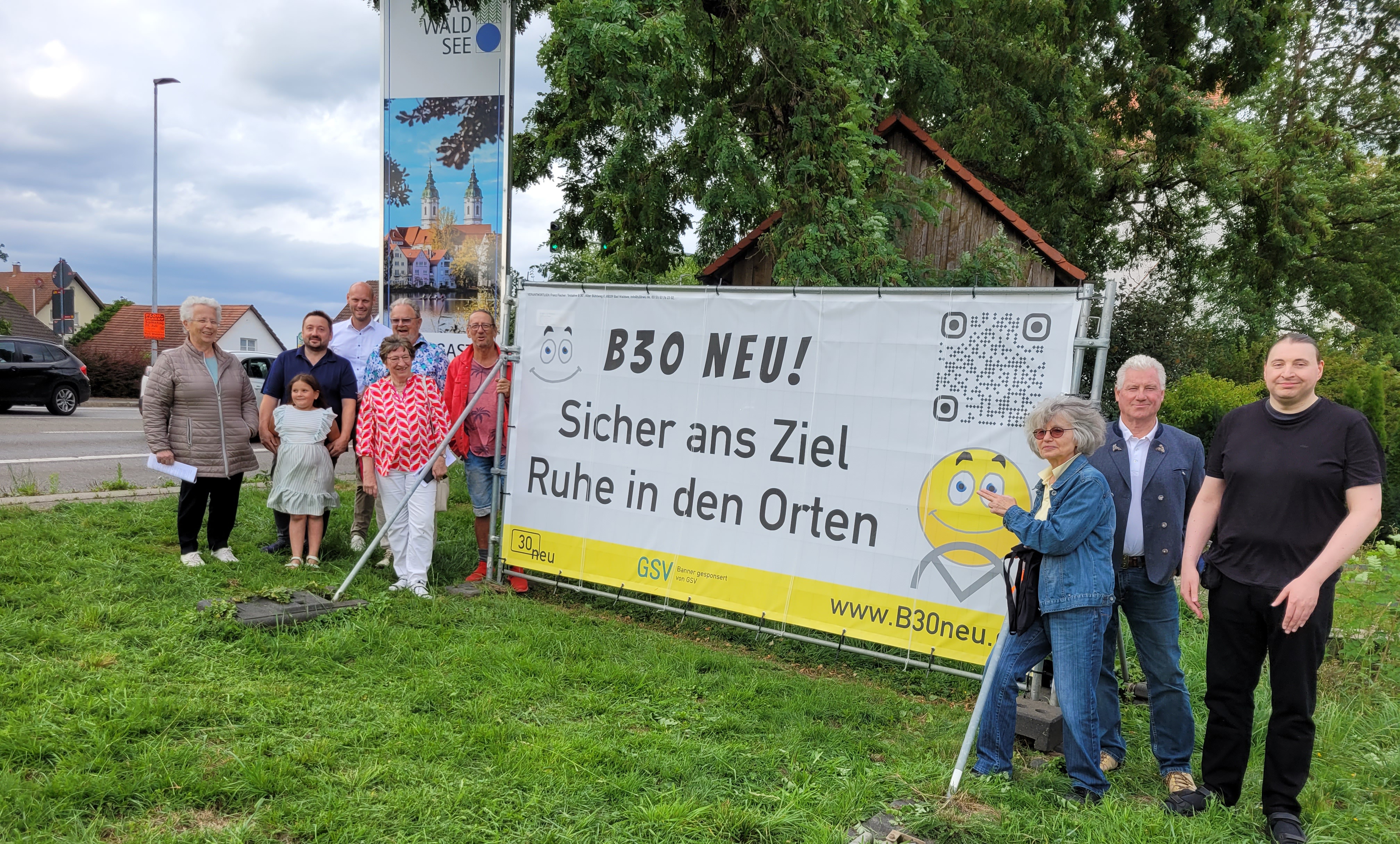 Großbanner an der B 30 in Gaisbeuren erneuert